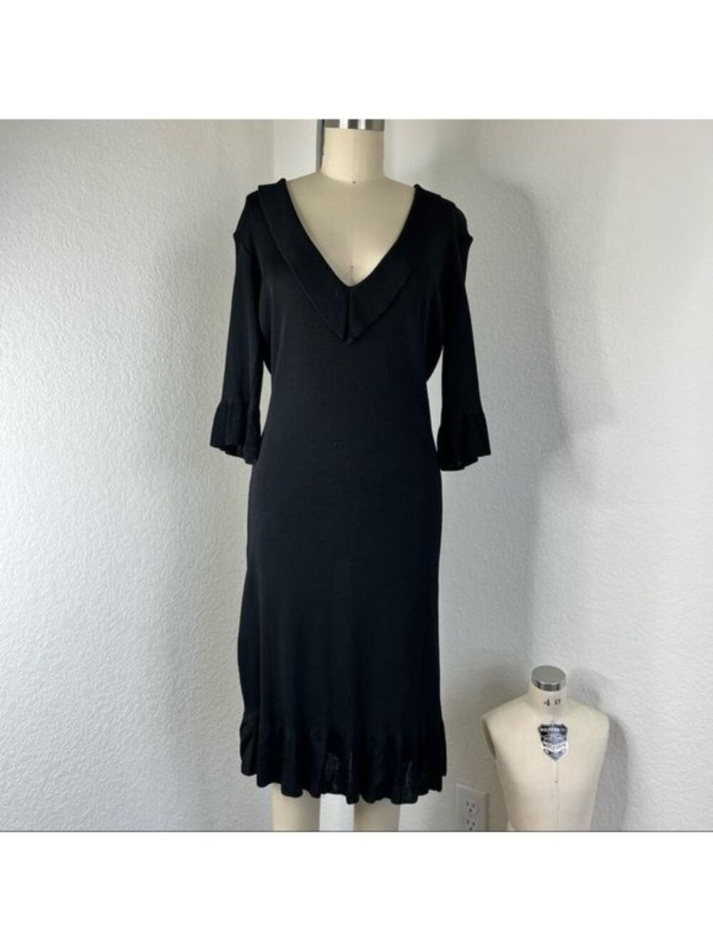 JOSEPH Tricot X Miss Deanna Knit Ruffle V Neck Dress